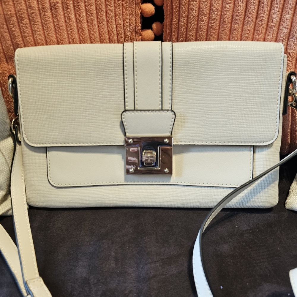 Apt. 9 light cream crossbody/clutch